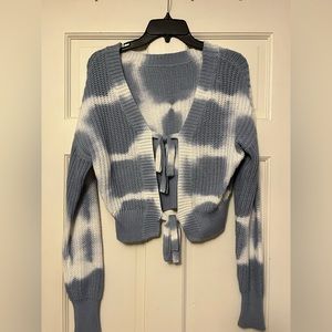 Aeropostale sweater size small.